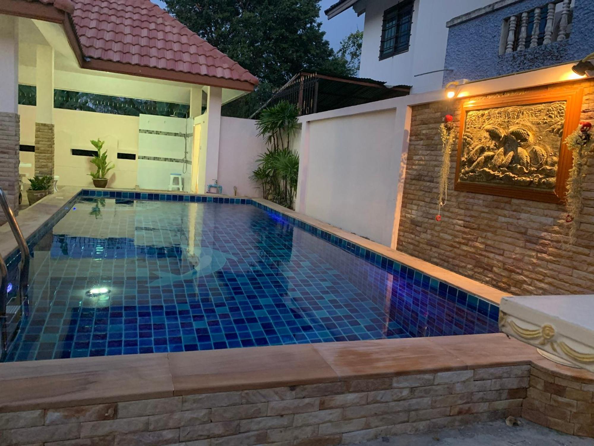 Yoch Pool Villa Паттайя Экстерьер фото