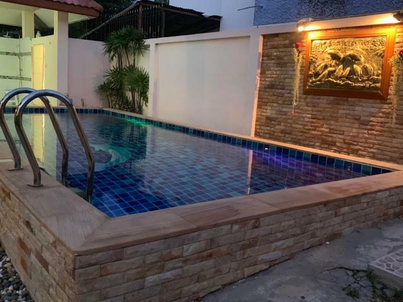 Yoch Pool Villa Паттайя Экстерьер фото