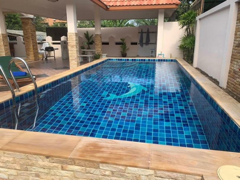 Yoch Pool Villa Паттайя Экстерьер фото