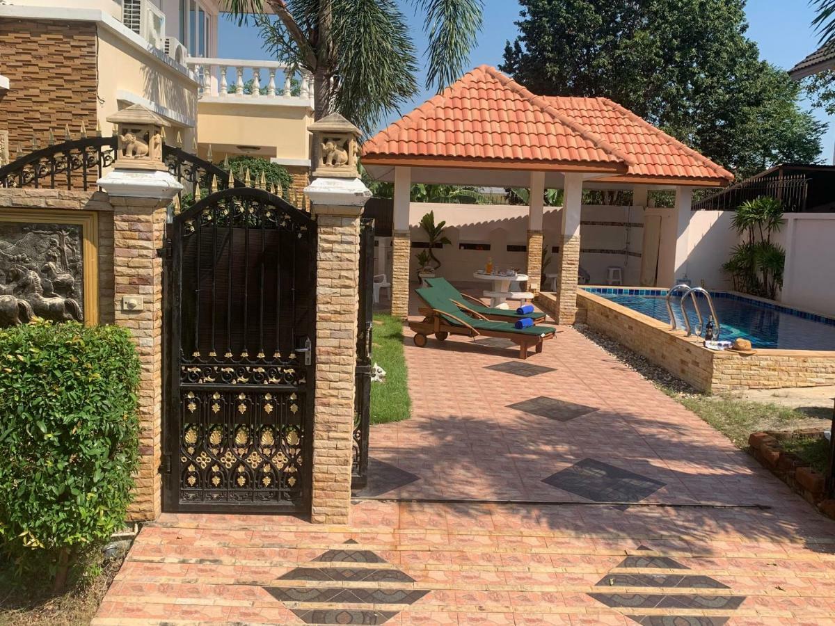 Yoch Pool Villa Паттайя Экстерьер фото